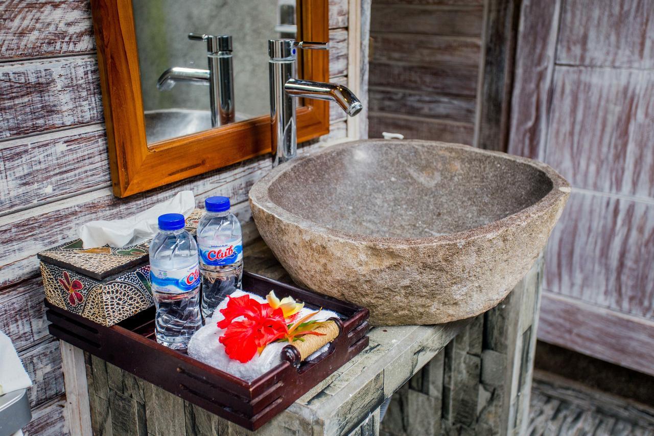 The Syron Huts Lembongan Otel Dış mekan fotoğraf