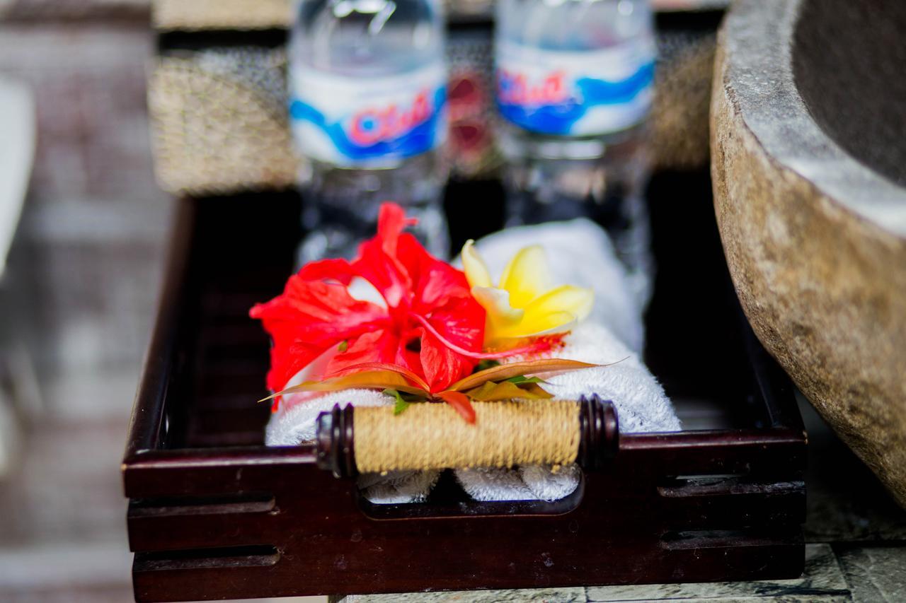 The Syron Huts Lembongan Otel Dış mekan fotoğraf