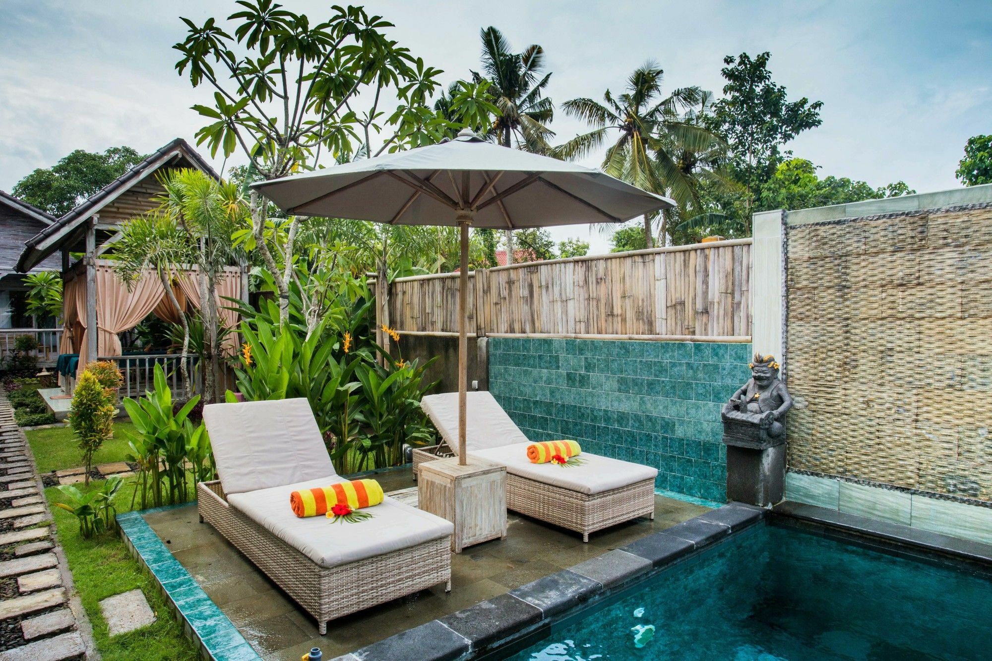 The Syron Huts Lembongan Otel Dış mekan fotoğraf